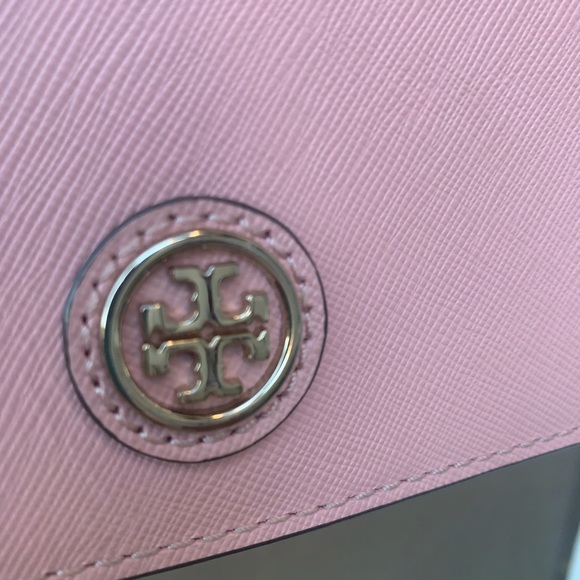 New Tory Burch Saffiano Leather “Channel”Chain Bag - Picture 2 of 16